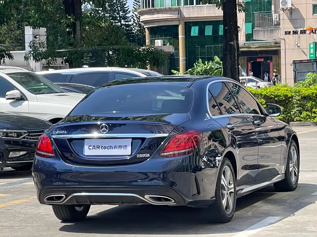 Mercedes-Benz C-Class — миниатюра 6