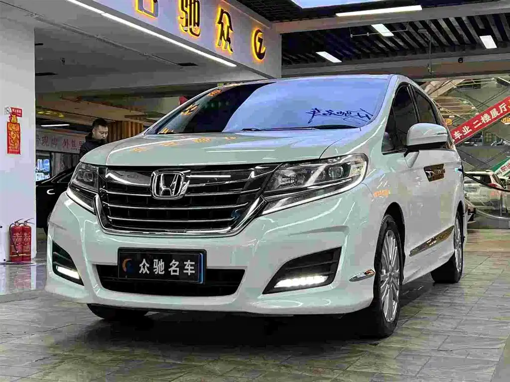 Honda Elysion 2016 2.4L Comfort