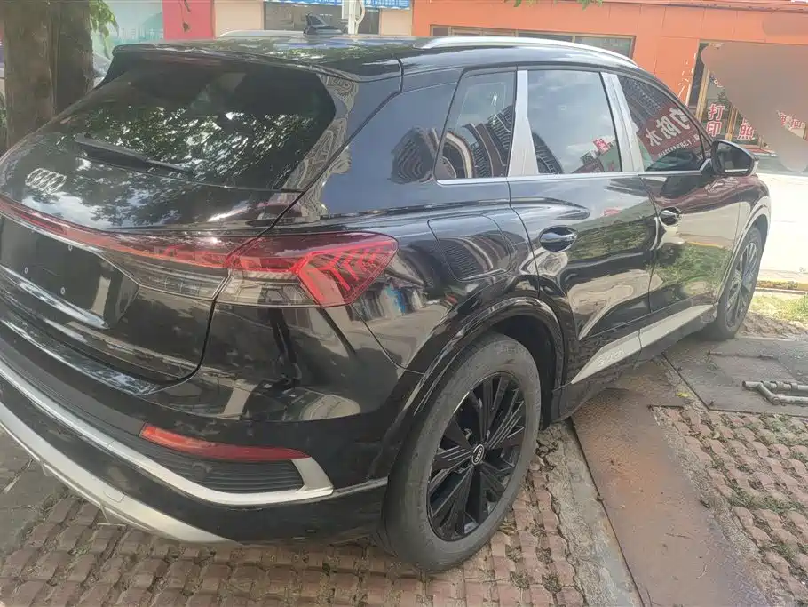 Audi Q4 e-tron 2023 40 e-tron