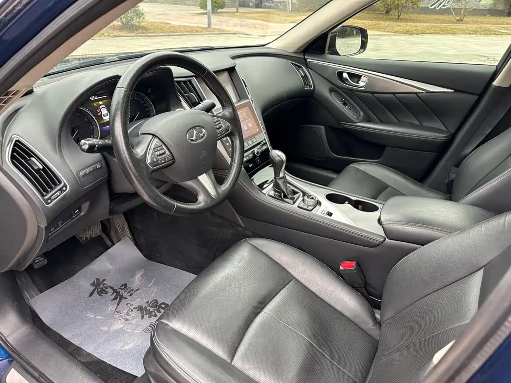 INFINITI Q50L