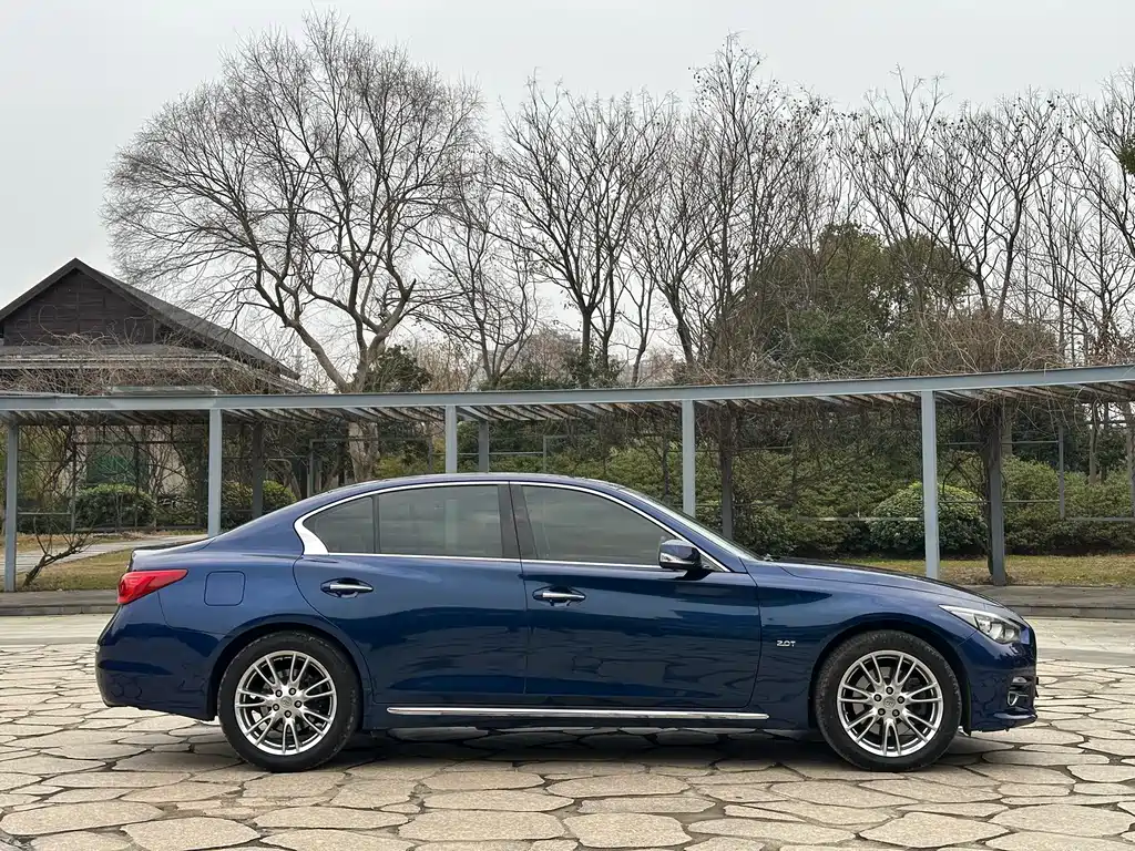 INFINITI Q50L