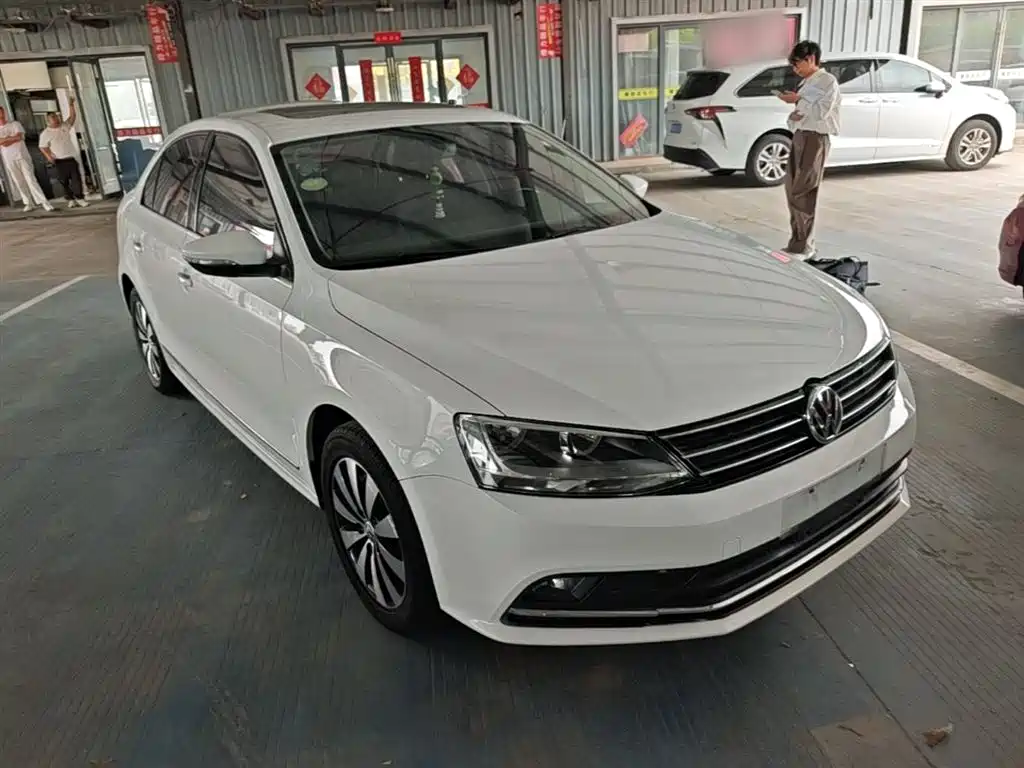 Volkswagen Sagitar 2018 1.6L AT Comfort