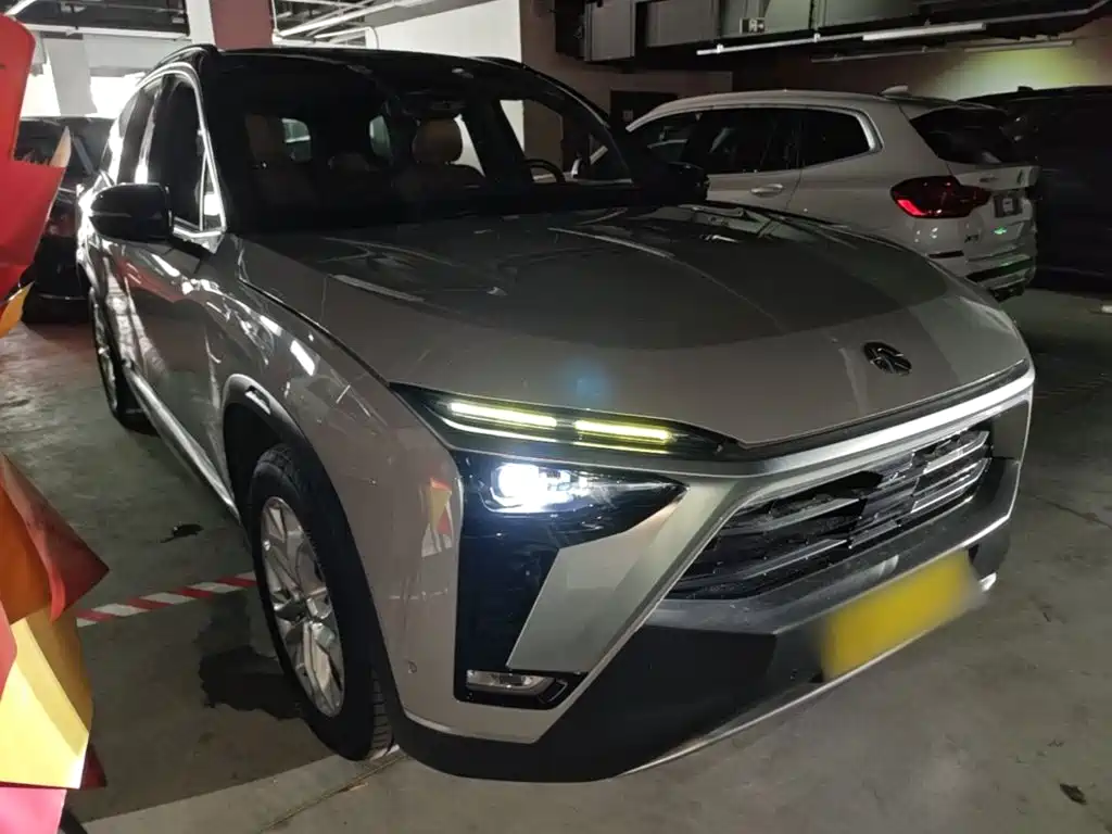 NIO ES8 2020 415KM мест