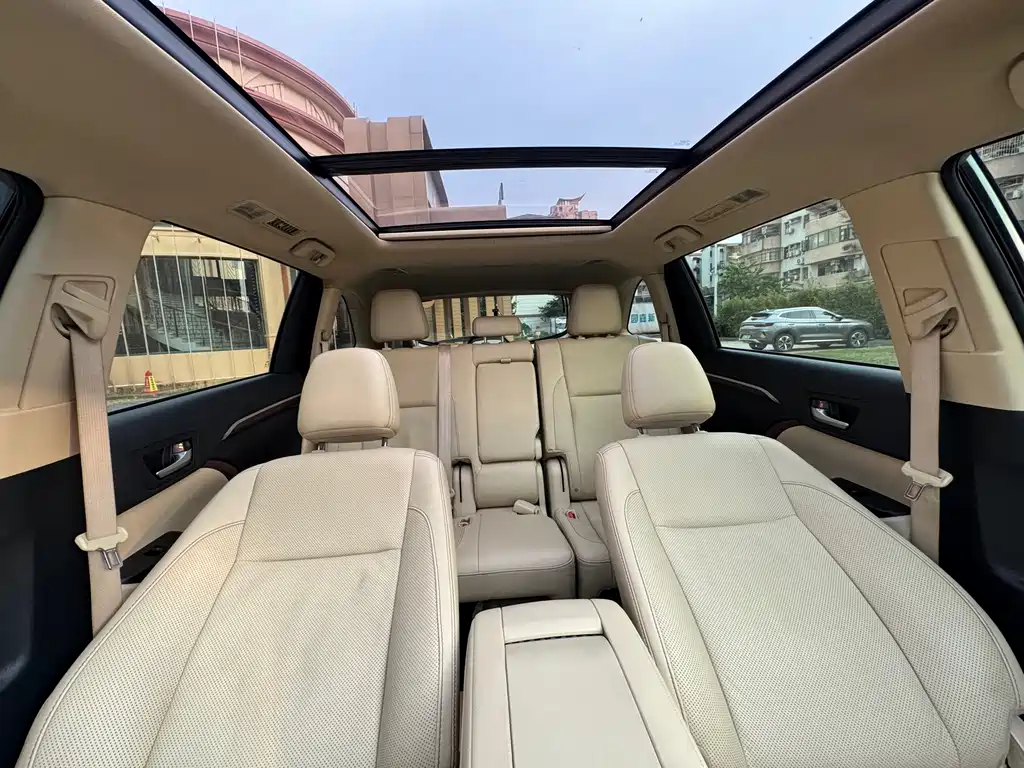 Toyota Highlander — миниатюра 12