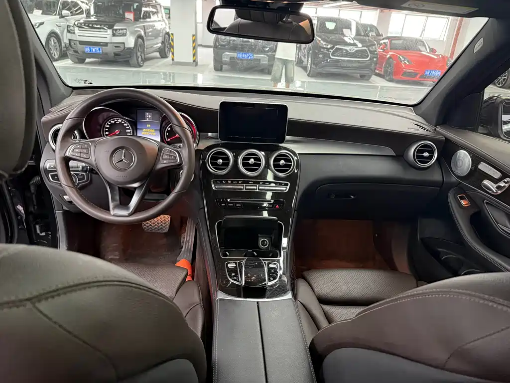 Mercedes-Benz GLC 2018 GLC 260 4MATIC Luxury