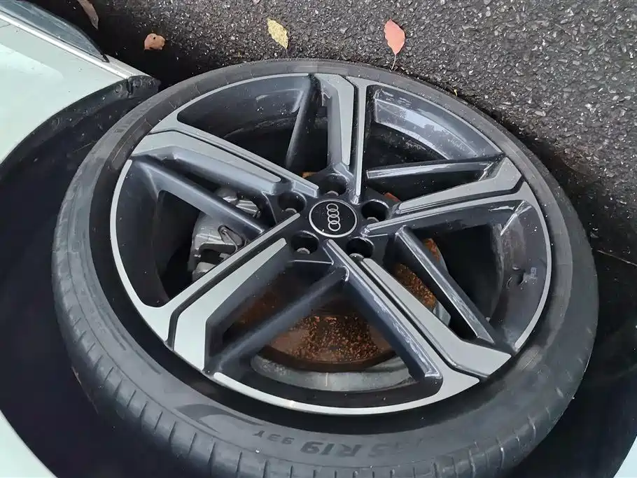Audi A4L 2024 40 TFSI Luxury