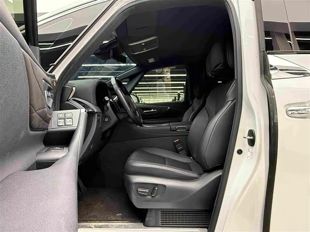 Toyota Vellfire 2024 2.5L Executive