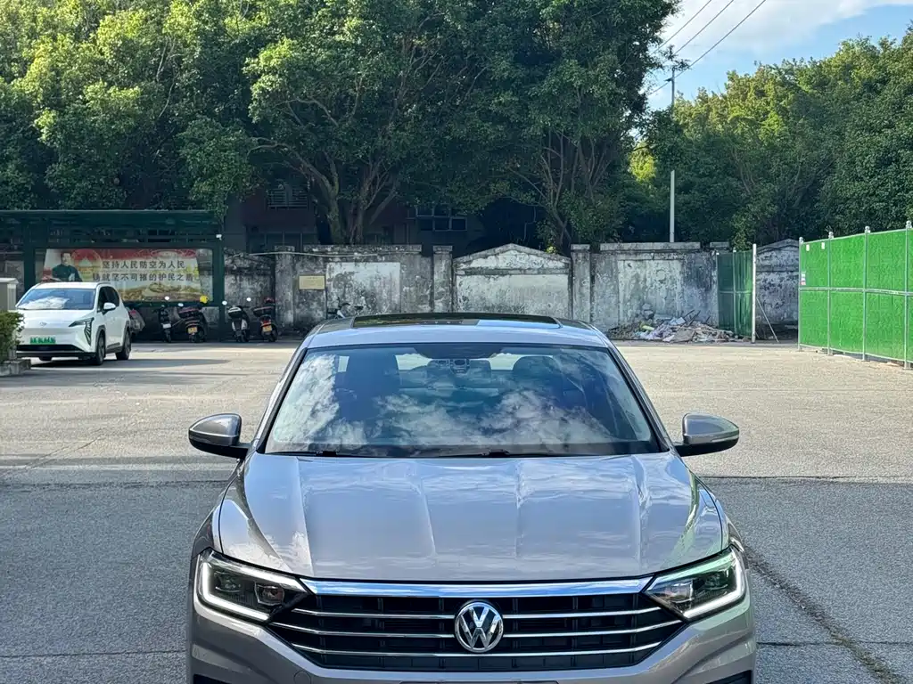 Volkswagen Sagitar 2021