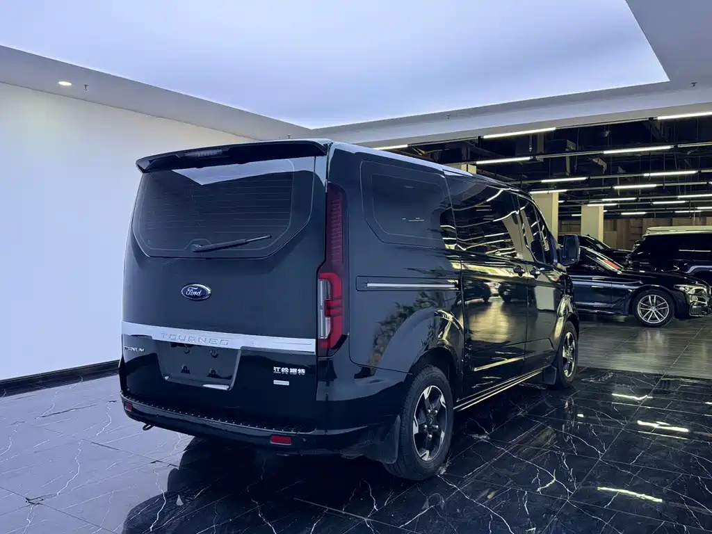 Ford Tourneo — миниатюра 19