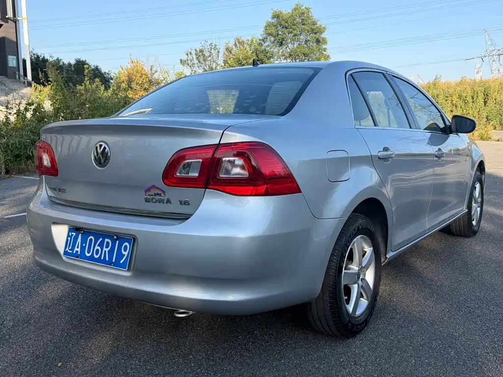 Volkswagen Bora 2008 1.6L MT Comfort
