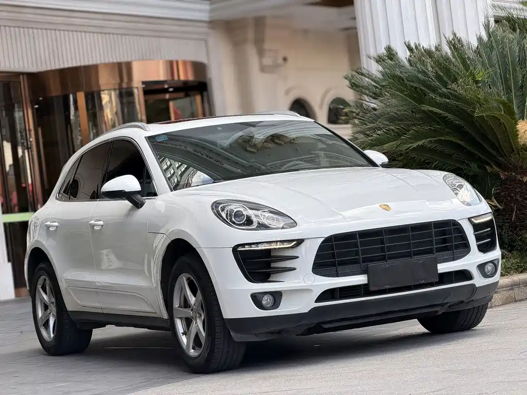 Porsche Macan — миниатюра 3