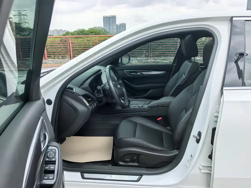 Cadillac CT5 2020 28T Fashion