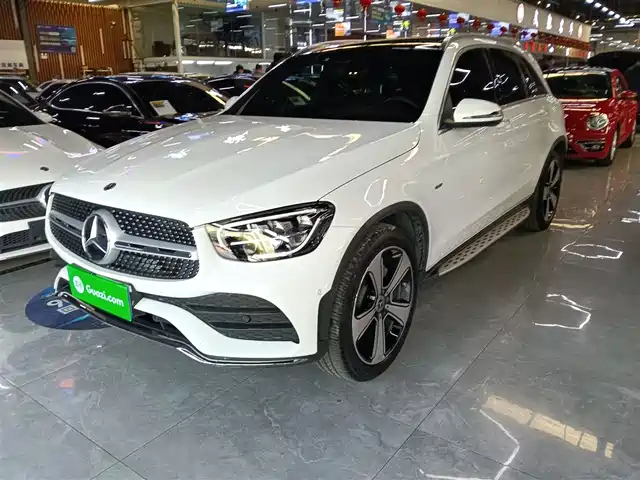 MERCEDES-BENZ GLC