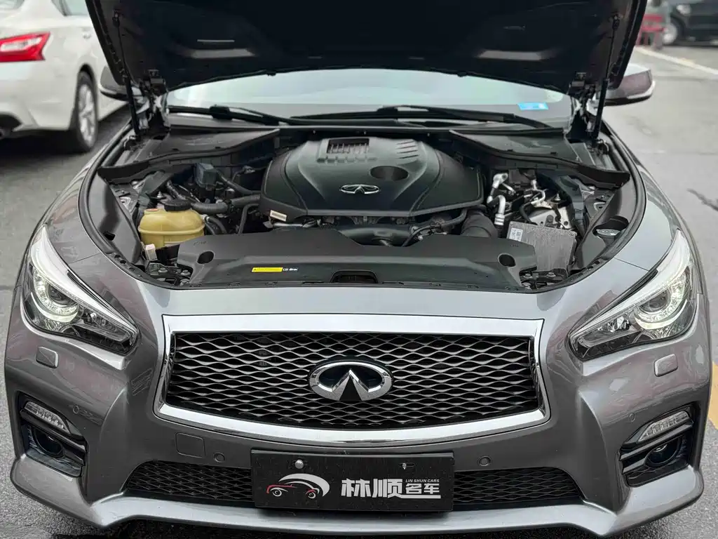 INFINITI Q50L
