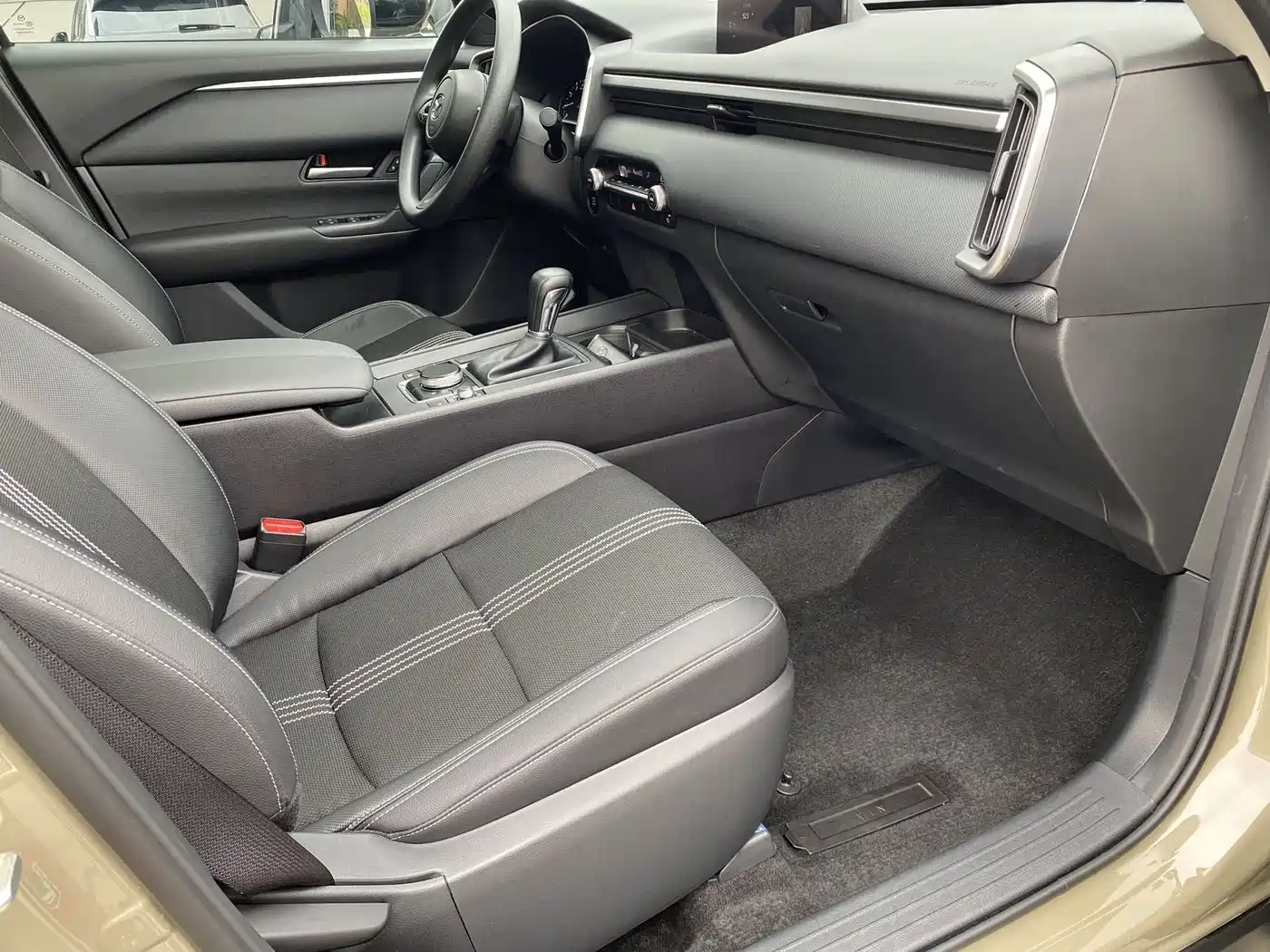 Mazda CX-50 2023 Champagne/brown из Китая