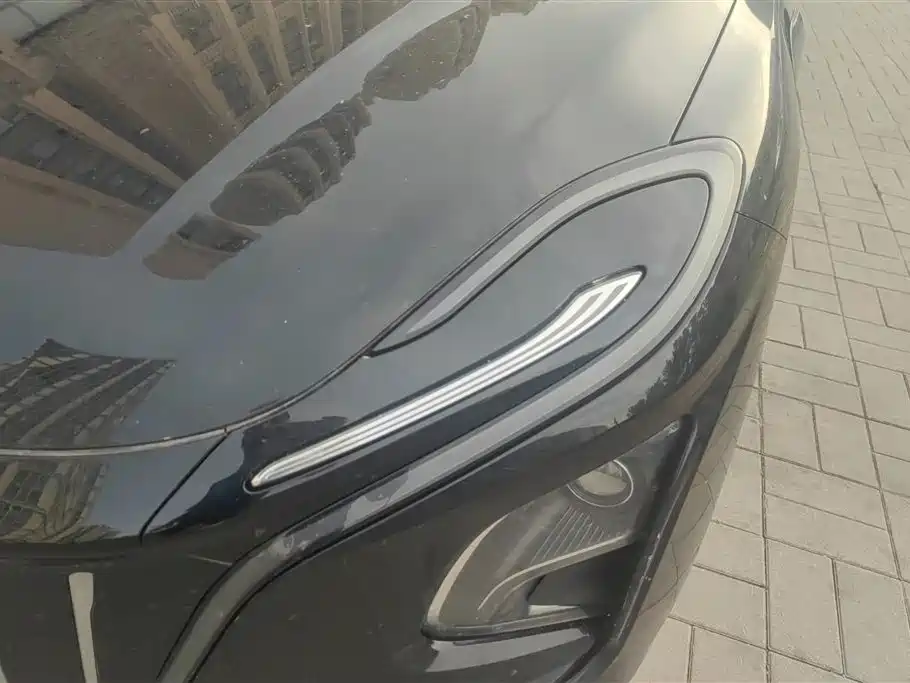 Hongqi E-QM5 2024 610km PLUS