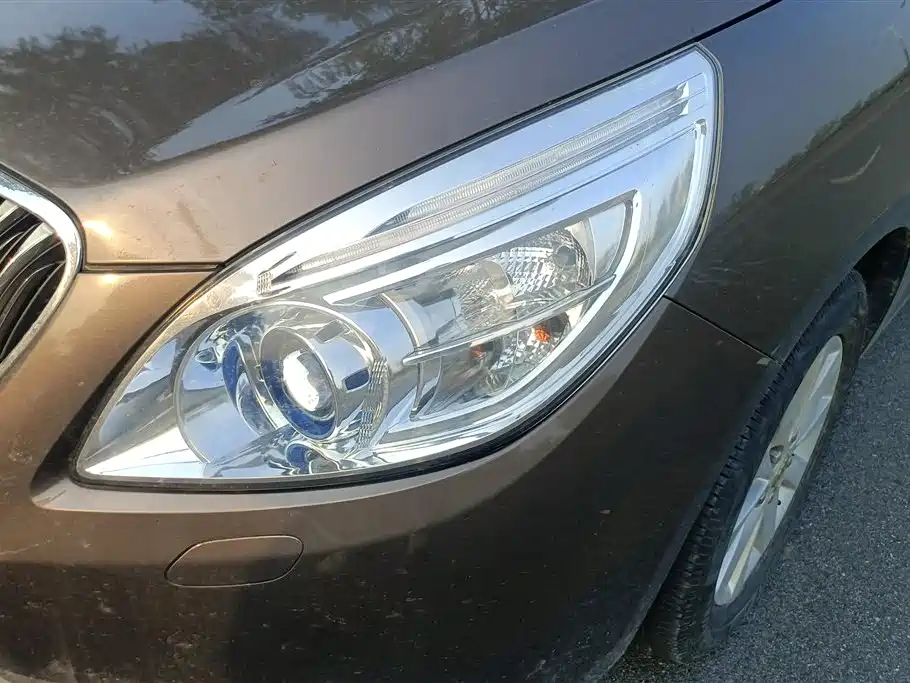 Buick GL8 2015 2.4L Luxury Premium