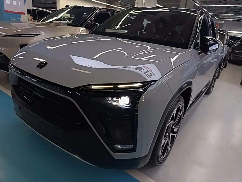 NIO ES8