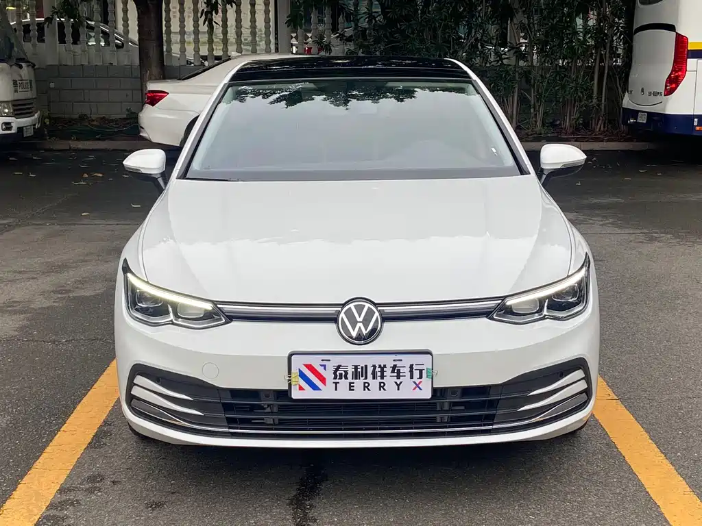 Volkswagen Golf 2023 200TSI DSG Pro