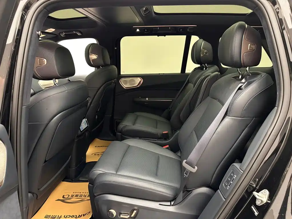 Lynk & Co 900 — миниатюра 9