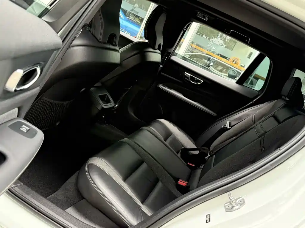 Volvo V60 — миниатюра 7