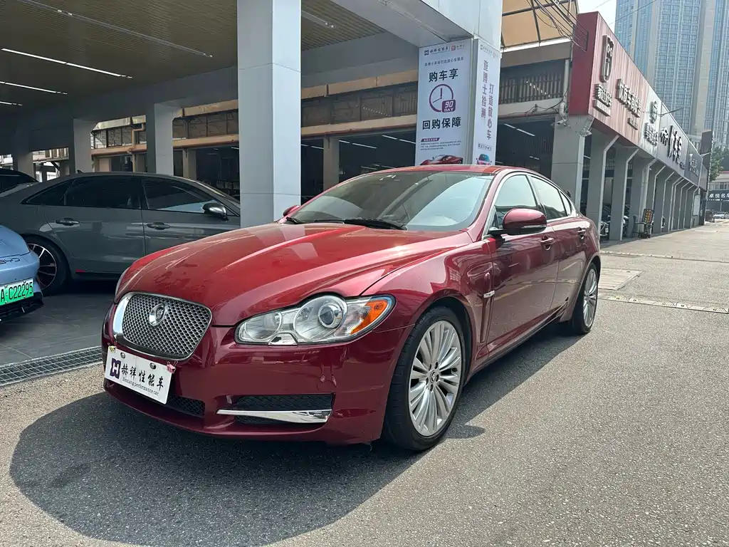 Jaguar XF 2011