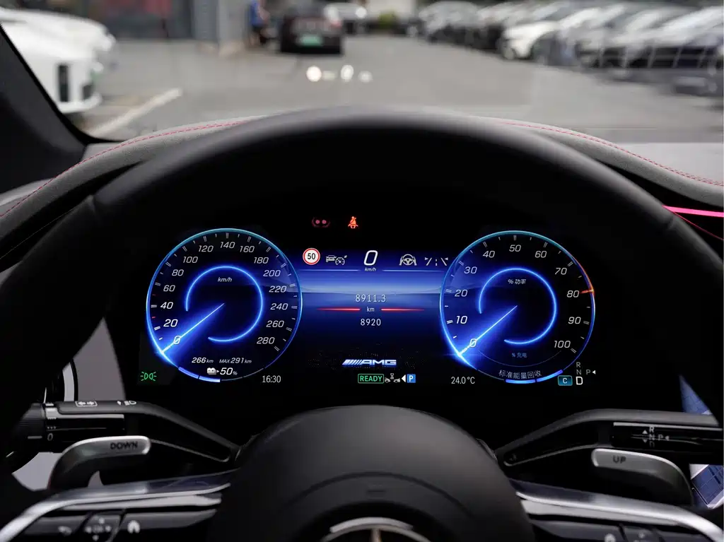 Mercedes-Benz EQE AMG — миниатюра 9