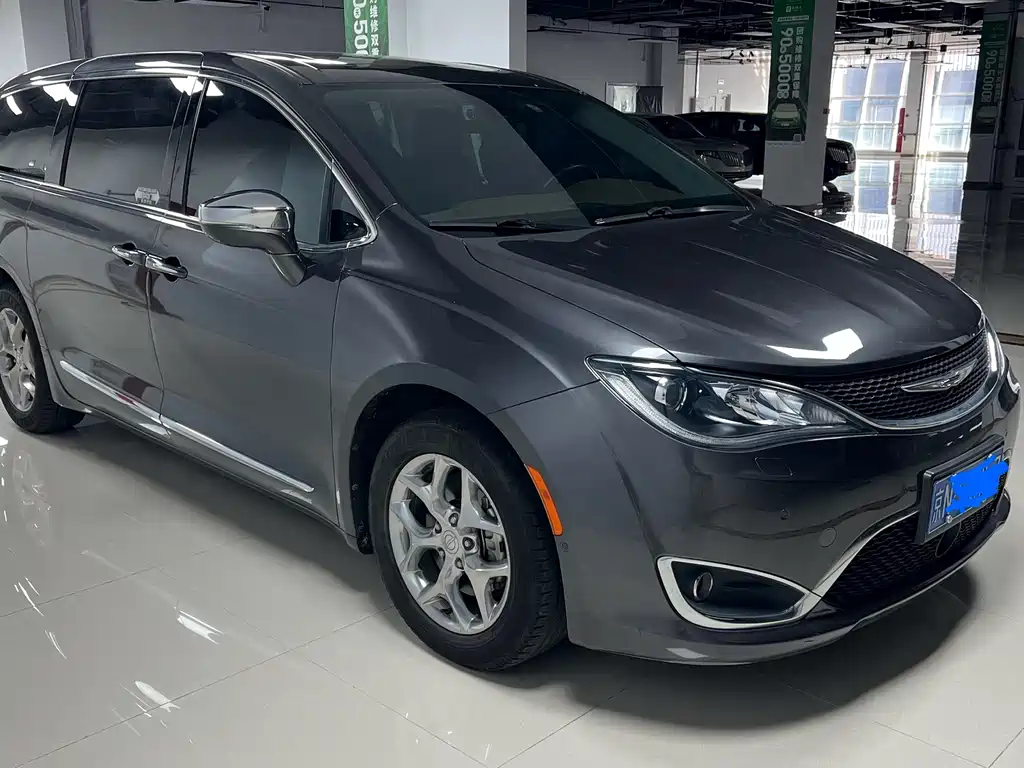 Chrysler Grand Voyager (Import) — миниатюра 7