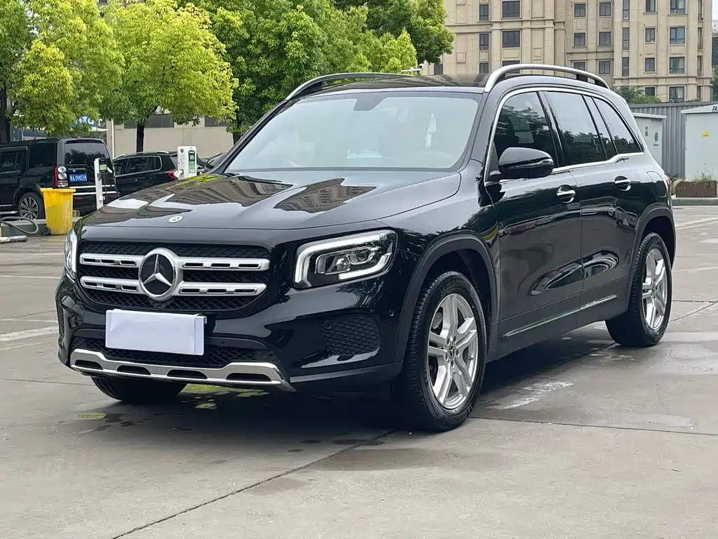 Mercedes-Benz GLB 2023