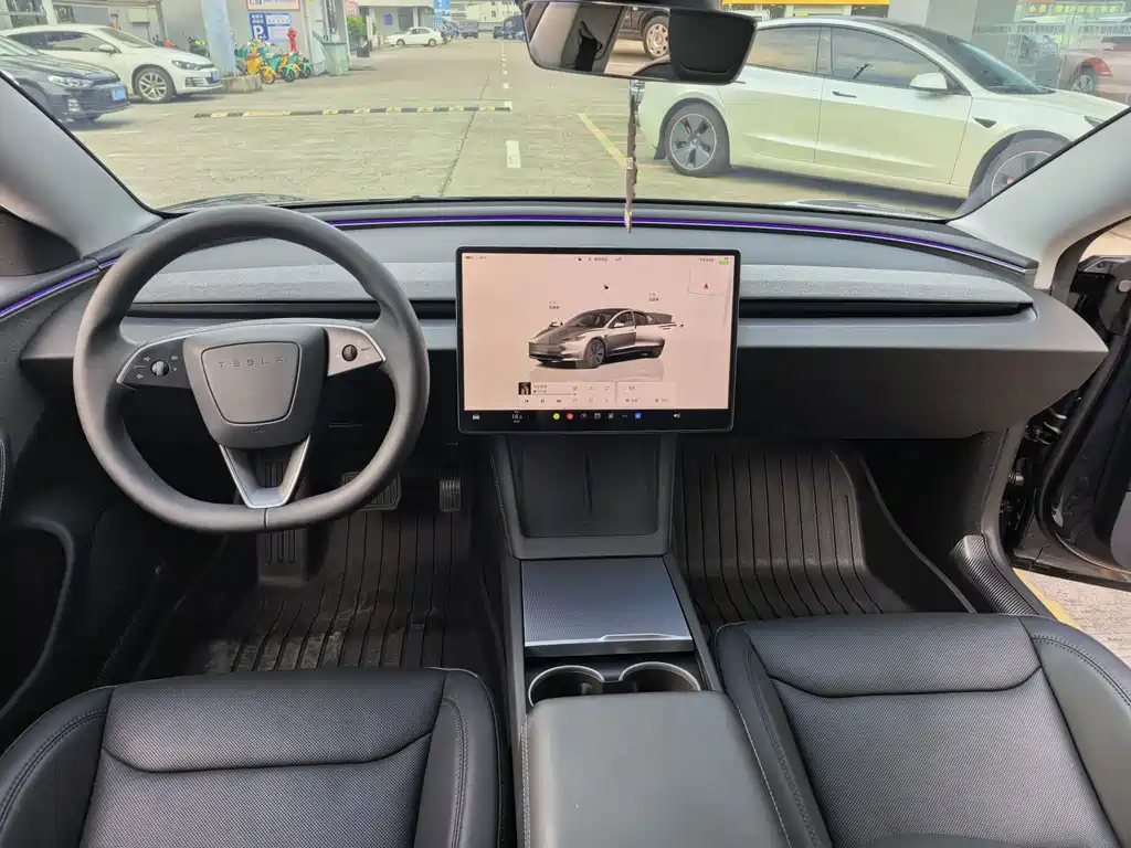 Tesla Model 3 — миниатюра 9