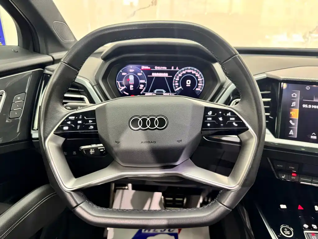 Audi Q5 e-tron — миниатюра 11