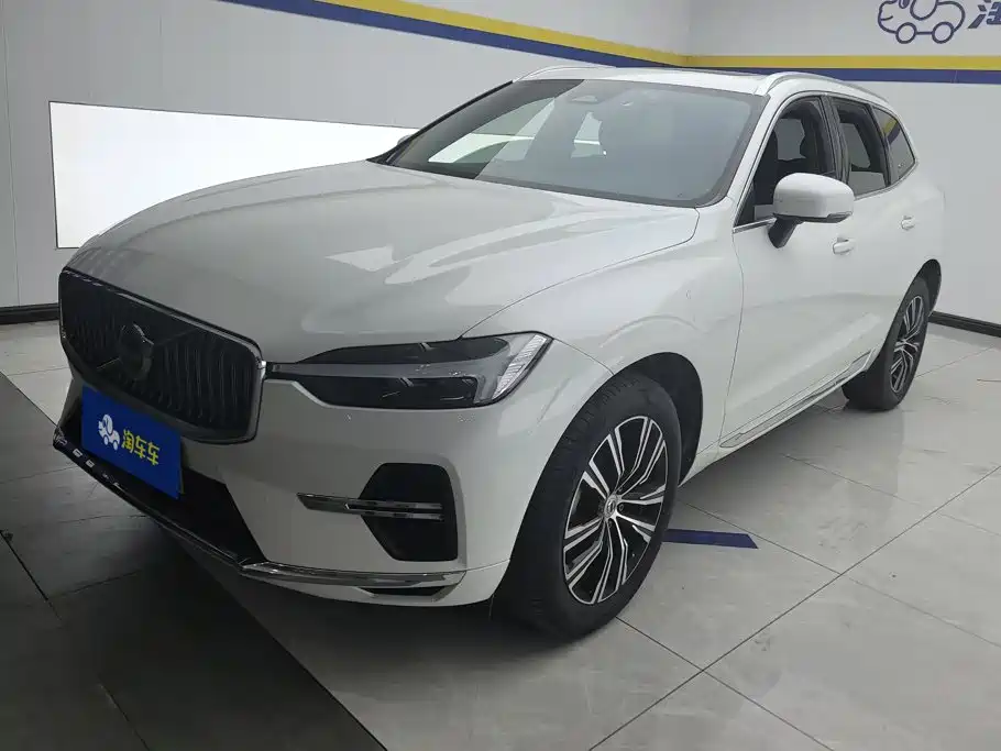 Volvo XC60 2022 B5 Luxury
