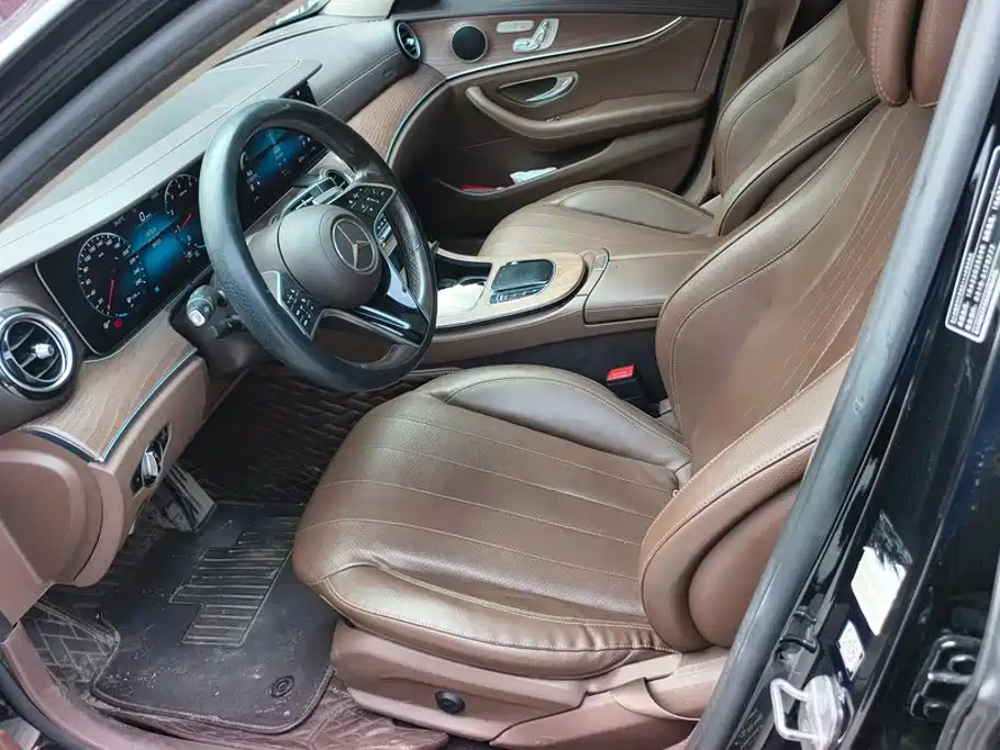 Mercedes-Benz E-Class — миниатюра 9