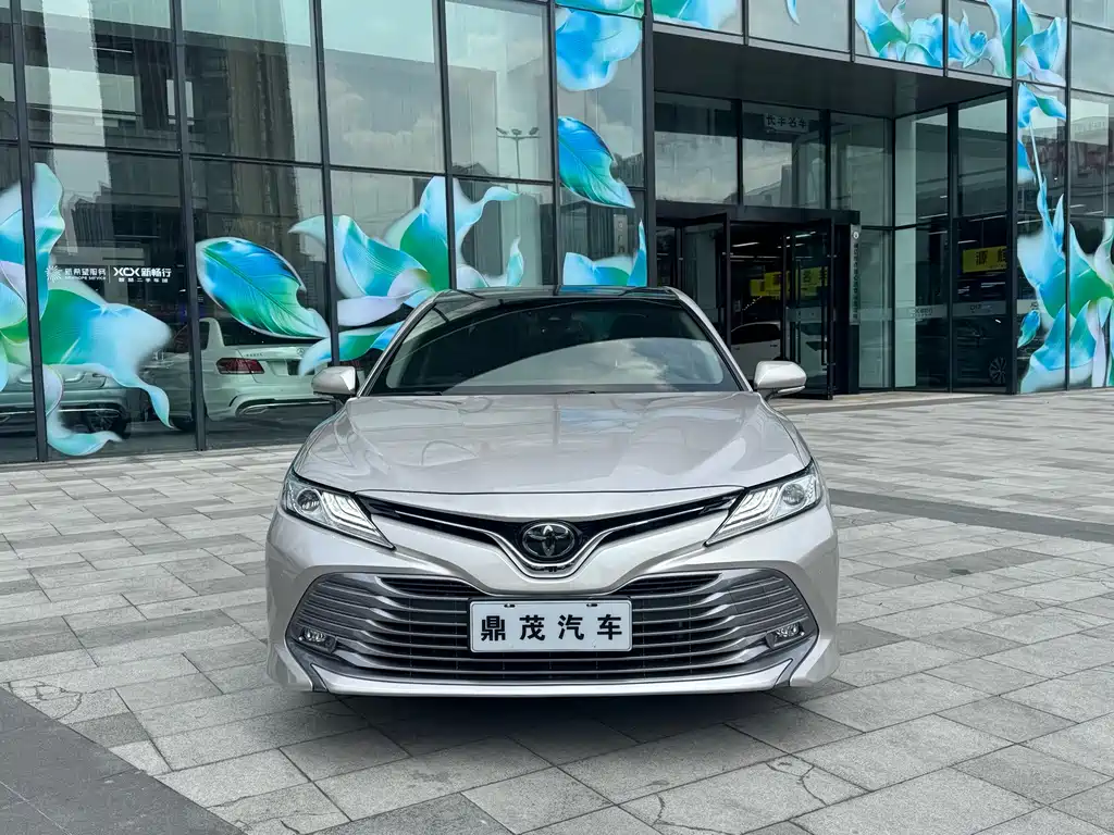 Toyota Camry — миниатюра 2