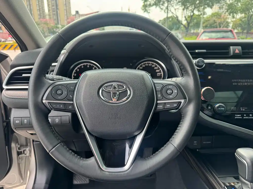 Toyota Camry — миниатюра 21