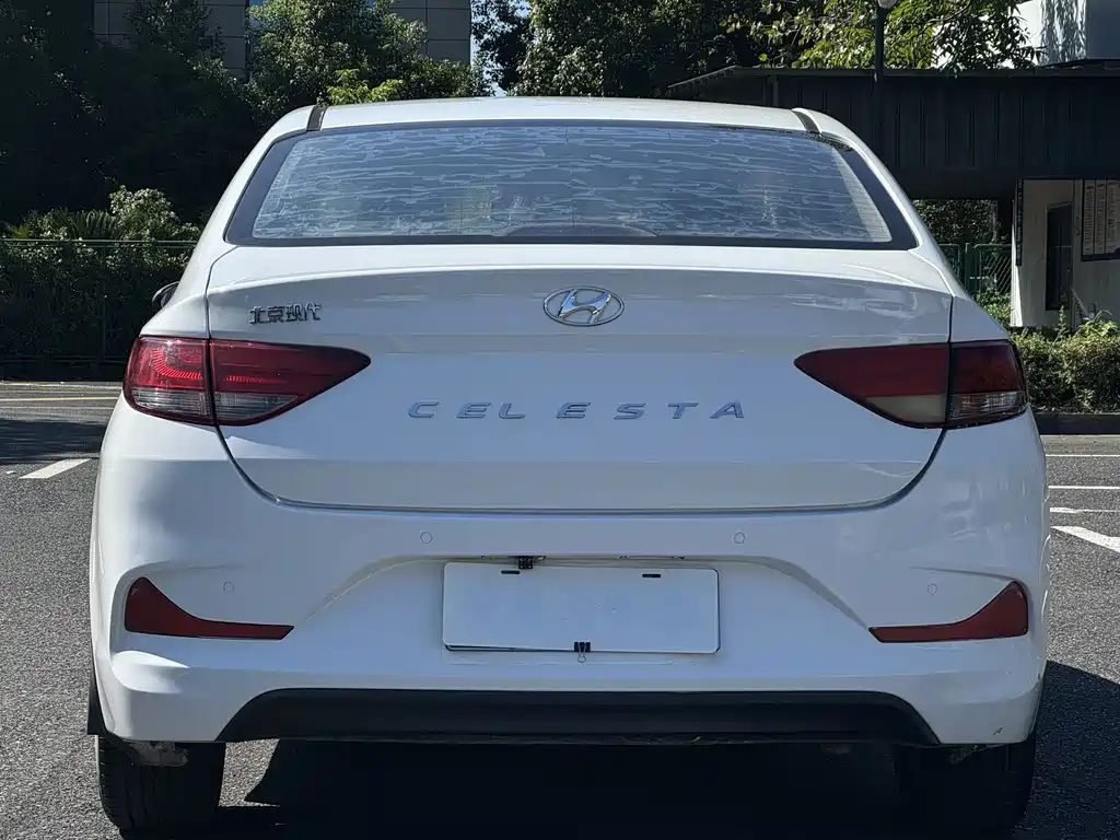 Hyundai Elantra — миниатюра 6