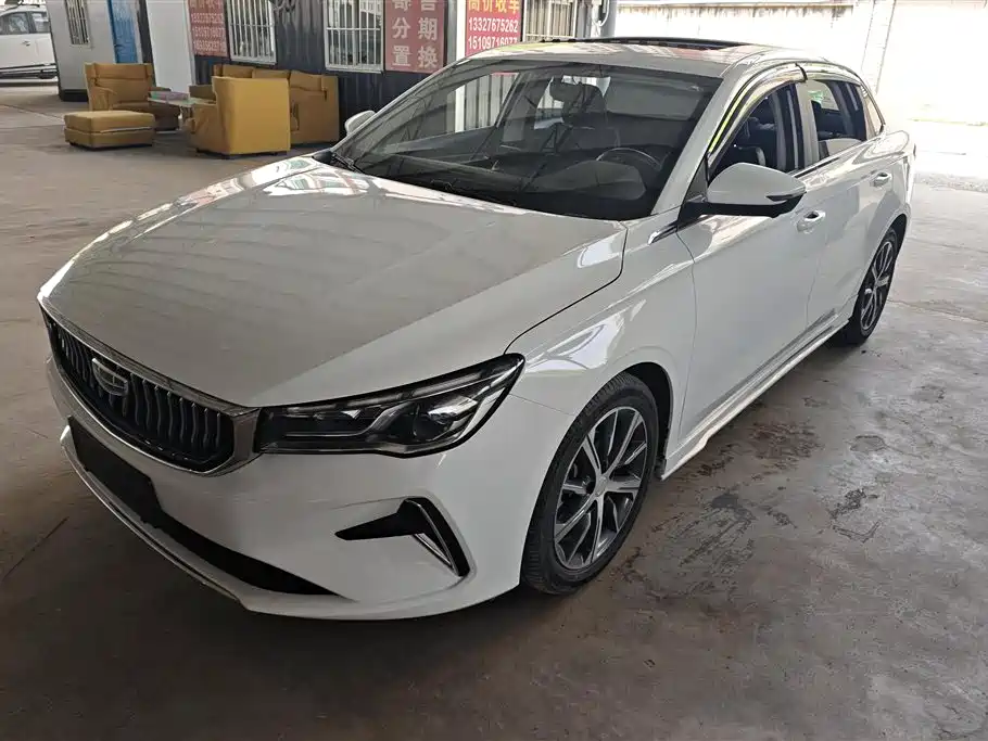 Geely Emgrand 2023