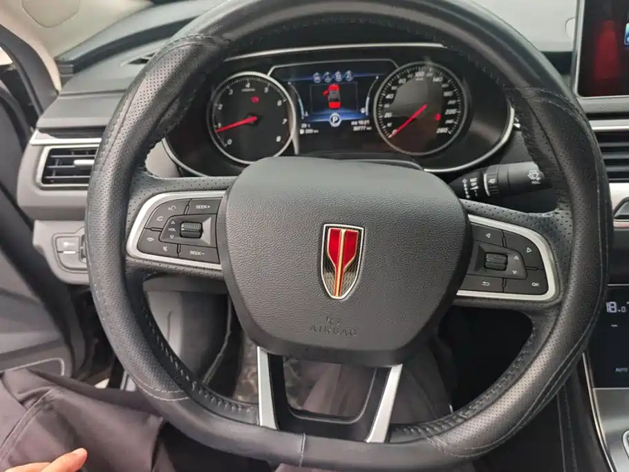 Hongqi Hongqi H5 — миниатюра 15