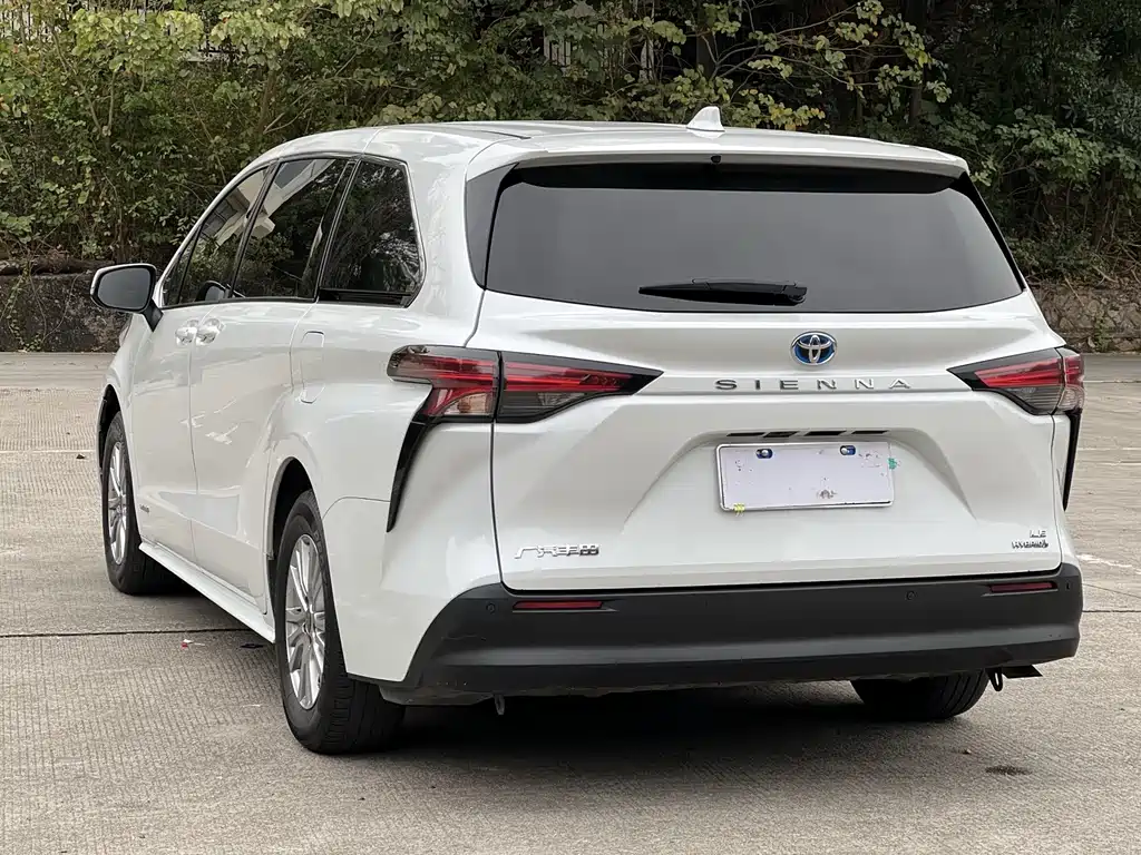 TOYOTA SIENNA
