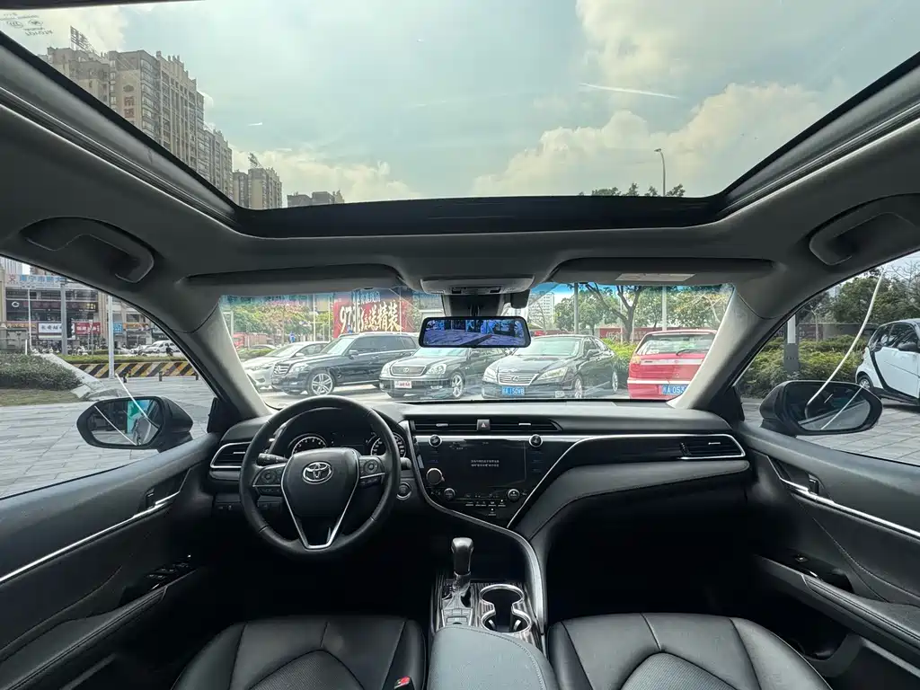 Toyota Camry — миниатюра 15
