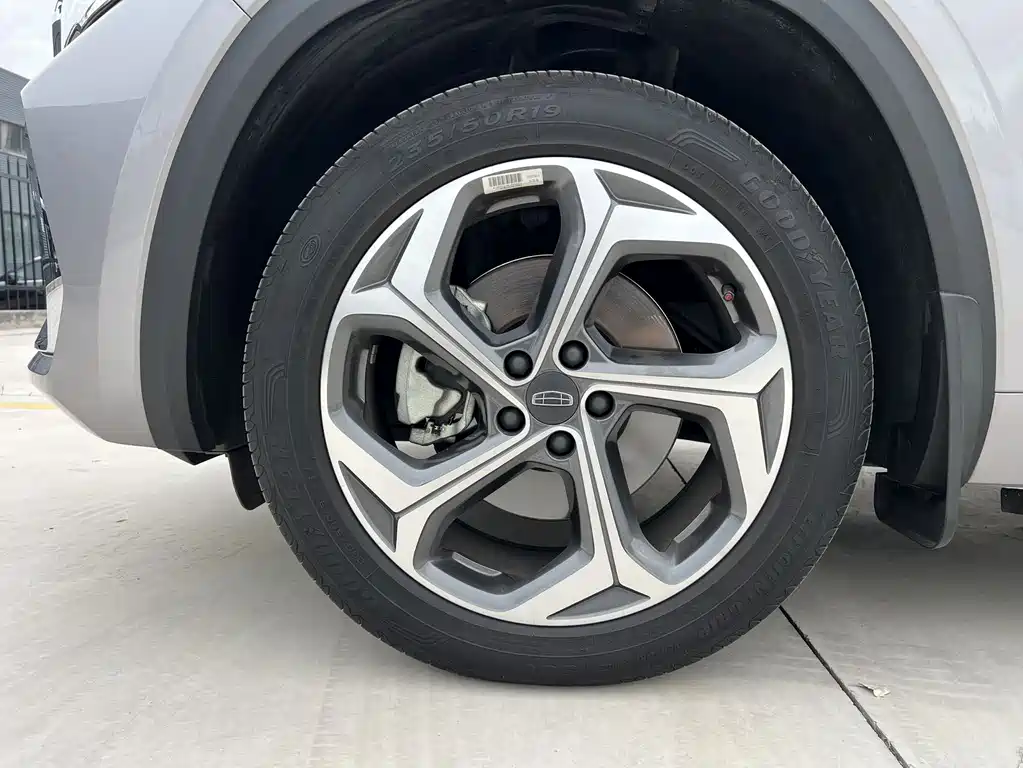 Geely Xingyue L — миниатюра 18