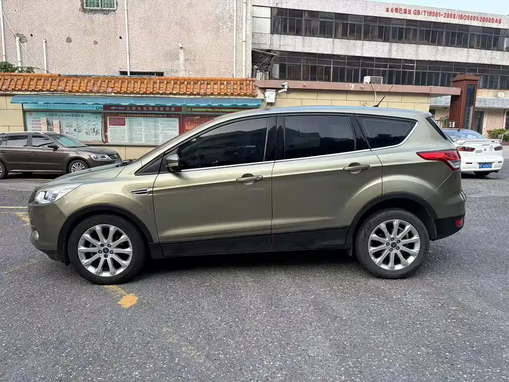 Ford Kuga — миниатюра 8