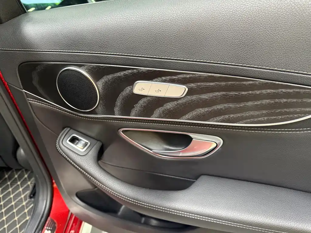 Mercedes-Benz C-Class — миниатюра 15