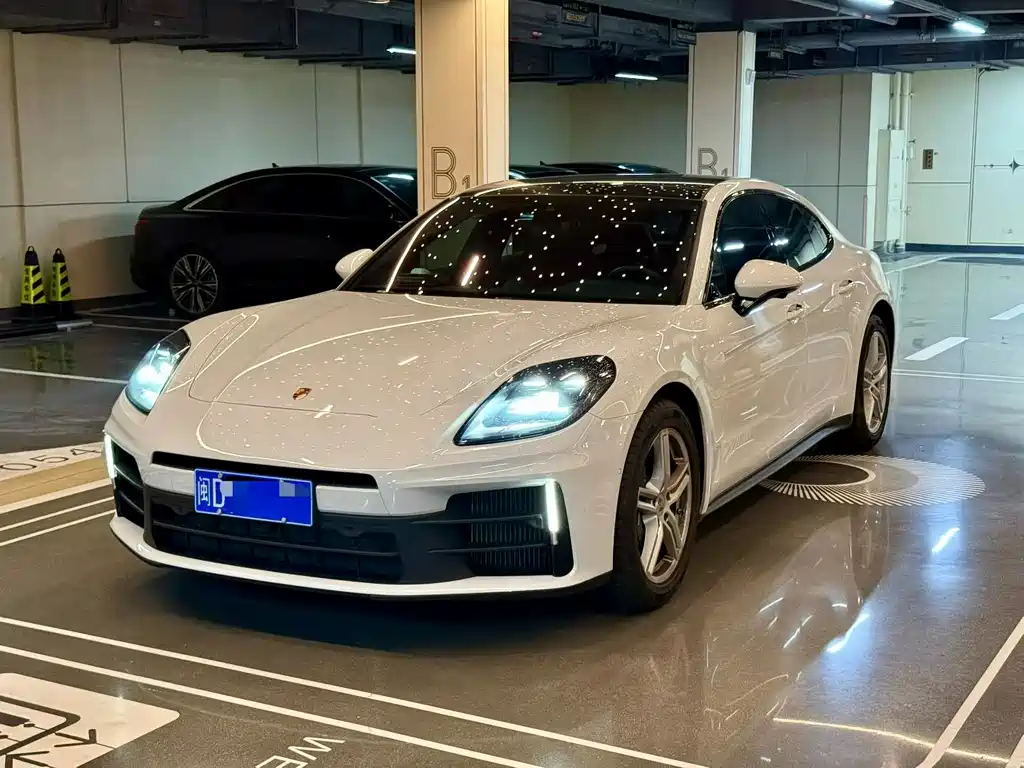 Porsche Panamera 2025