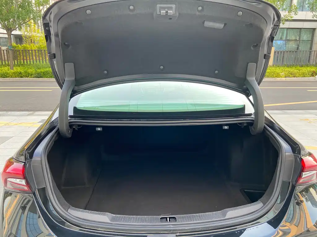 Buick LaCrosse — миниатюра 18