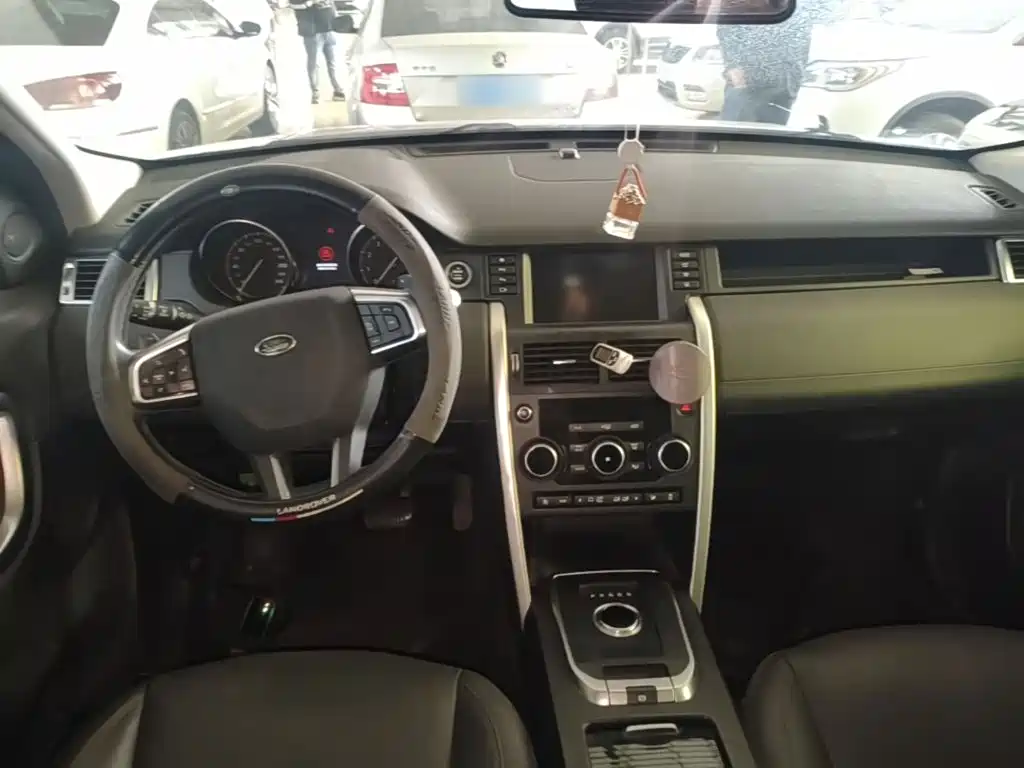 Land Rover Discovery Sport — миниатюра 10