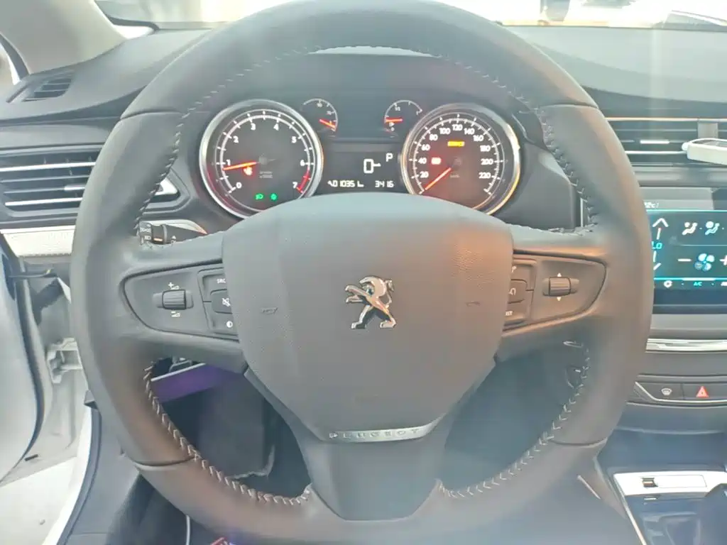 Peugeot 408 — миниатюра 11