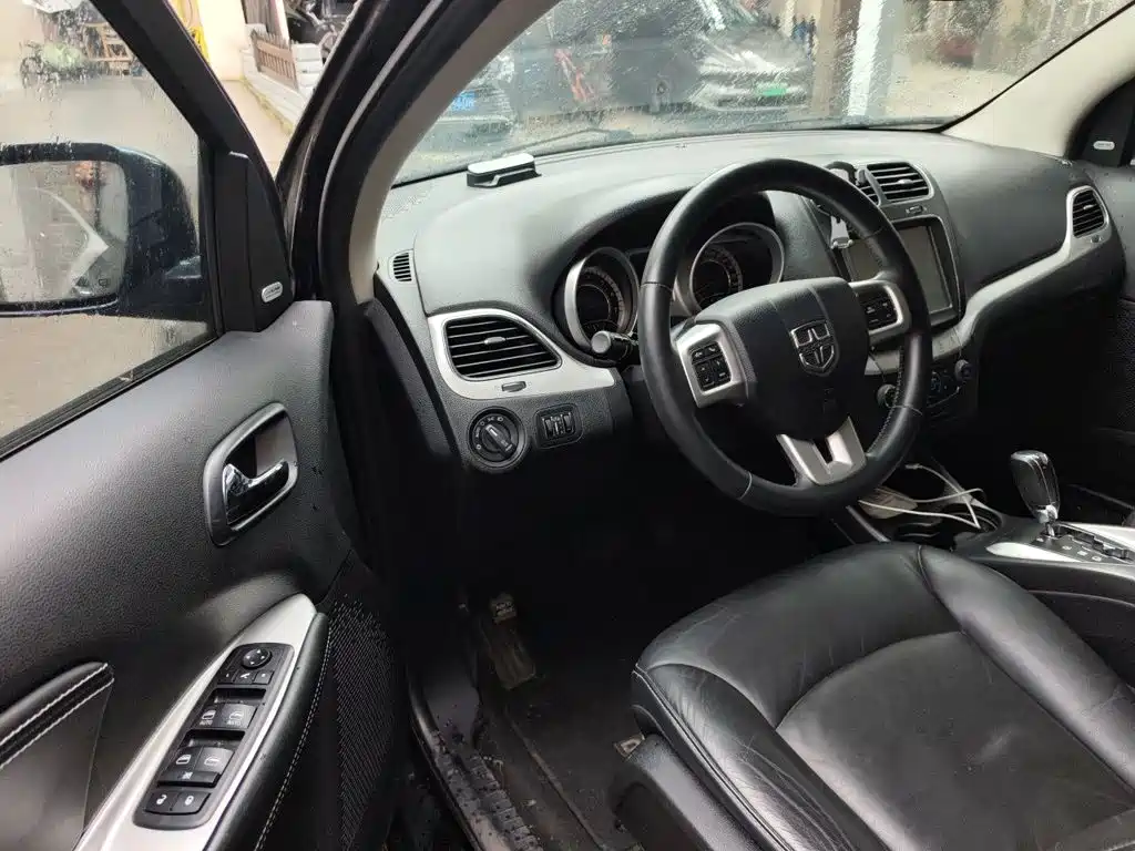 Dodge Journey — миниатюра 12