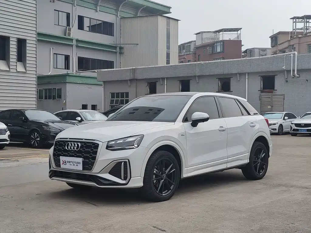 Audi Q2L