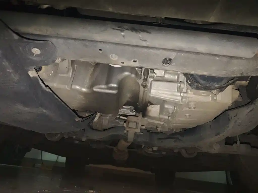 Ford Explorer (Import) — миниатюра 23